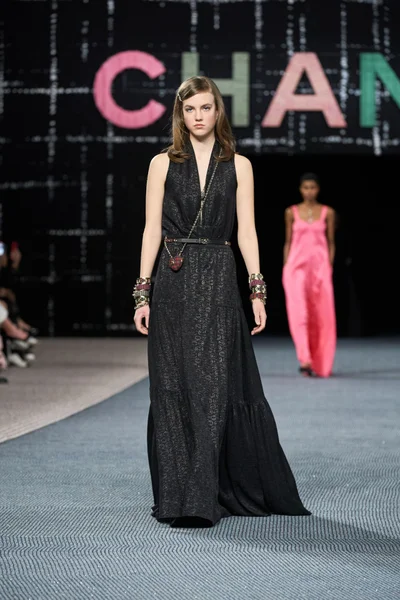 Look 64